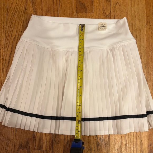 OFFLINE By Aerie All Aces White Pleated Tennis Skort NWT - Picture 9 of 15
